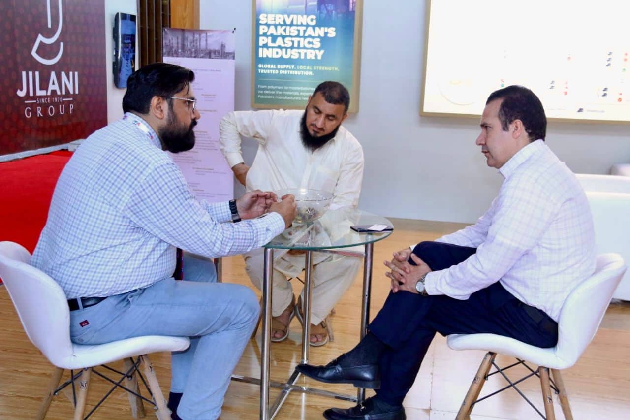 Customer discussions at the Multi Trade Group and MultiTec stand